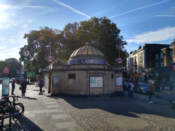 Clapham Common station